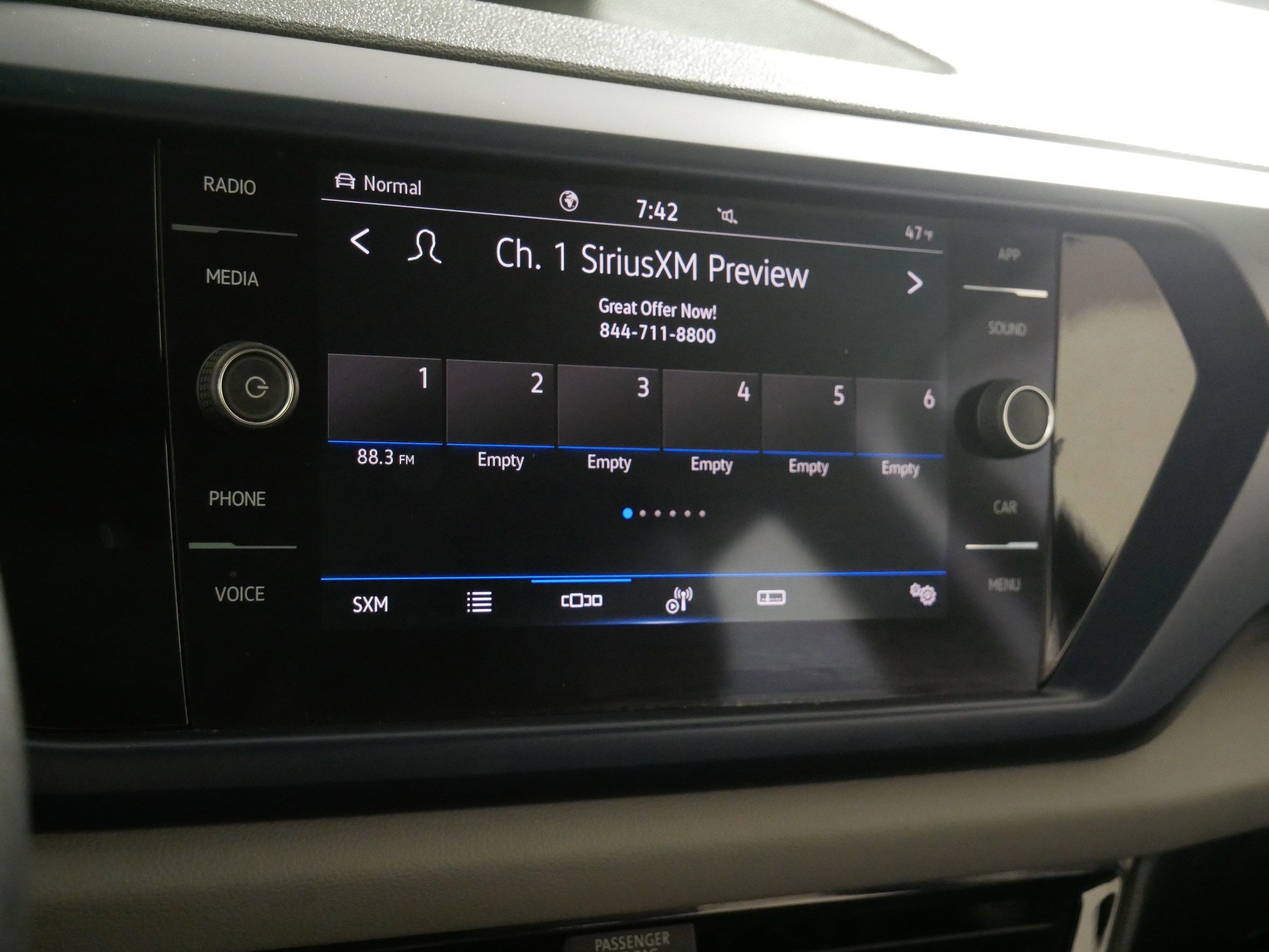 Certified 2023 Volkswagen Taos SE w/ Panoramic Sunroof Package image 22