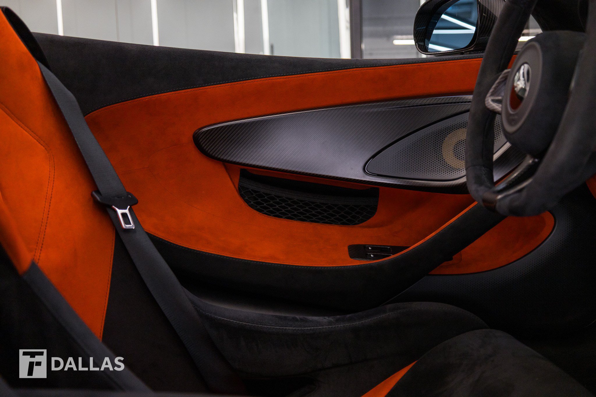 Used 2020 McLaren 600LT Spider RWD image 31