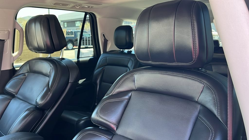 Certified 2025 Lincoln Navigator L Reserve AWD/4WD image 15