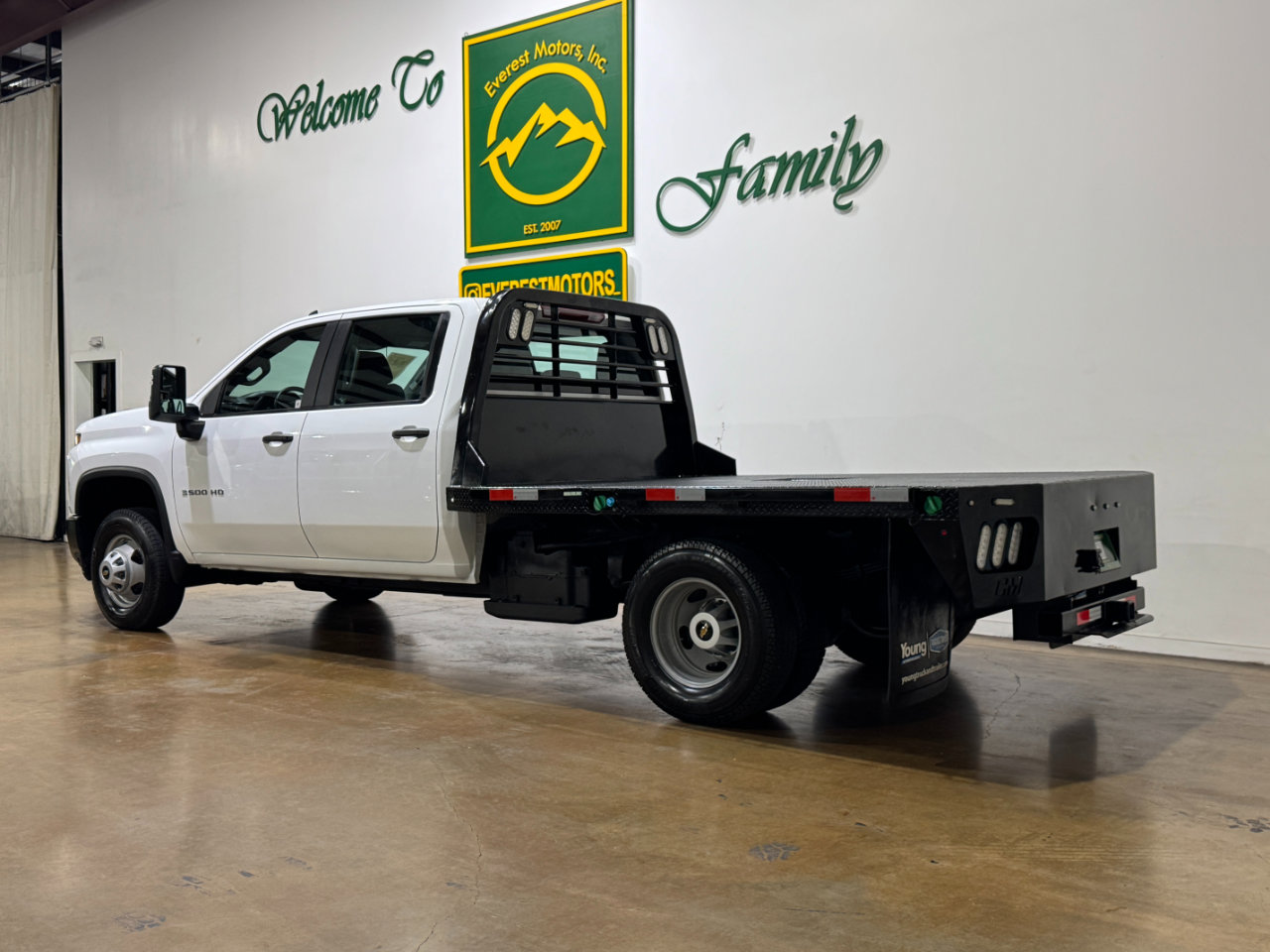 Used 2023 Chevrolet Silverado 3500 W/T w/ WT Fleet Convenience Package image 6