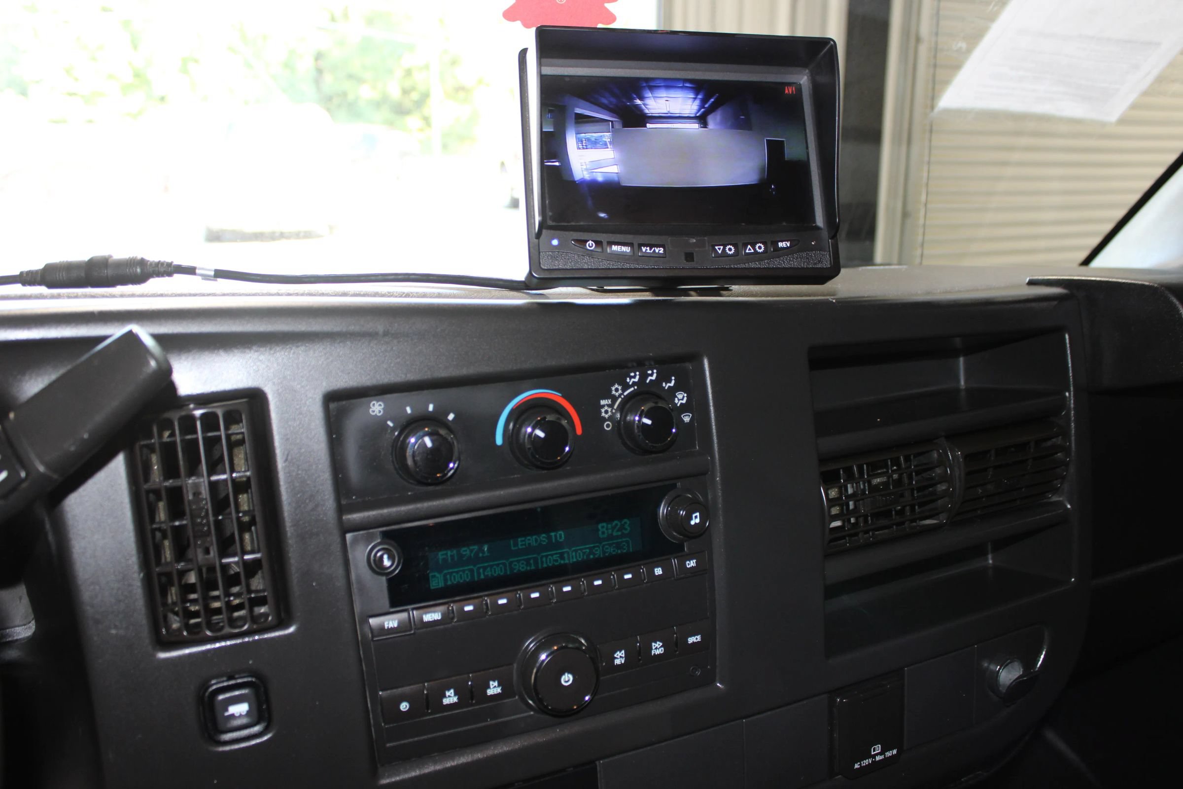 Used 2017 Chevrolet Express 2500 Extended RWD image 13