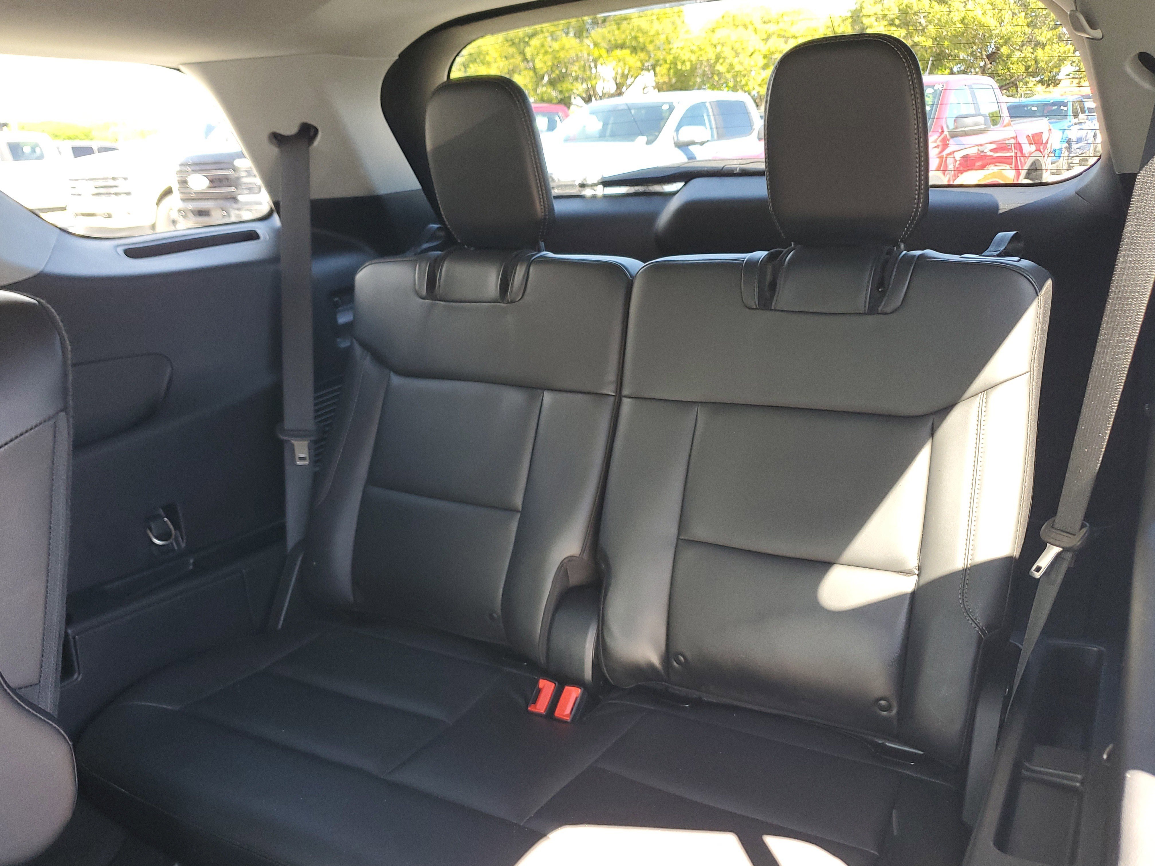 Used 2022 Ford Explorer XLT w/ Equipment Group 202A image 16