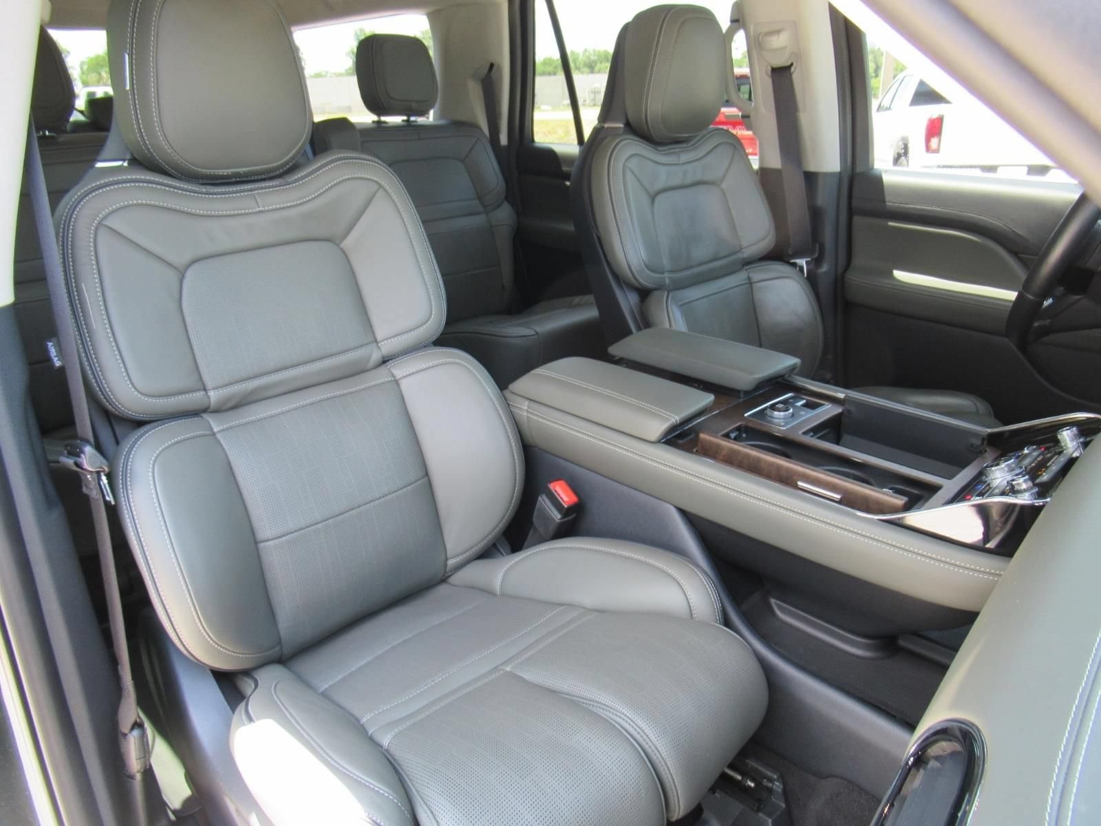 Used 2023 Lincoln Navigator L Black Label AWD/4WD image 10