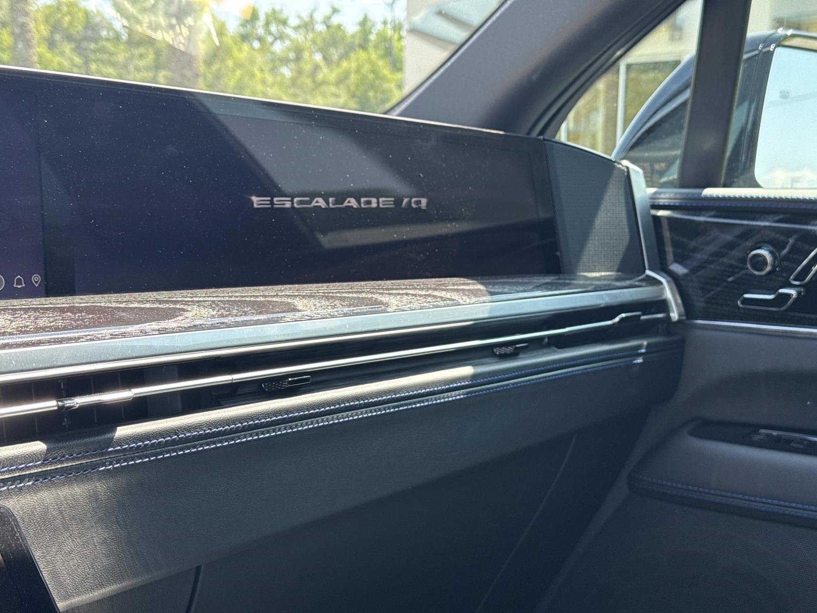 Used 2026 Cadillac Escalade IQ Luxury 1 w/ LPO, Floor Liner Package AWD/4WD image 25