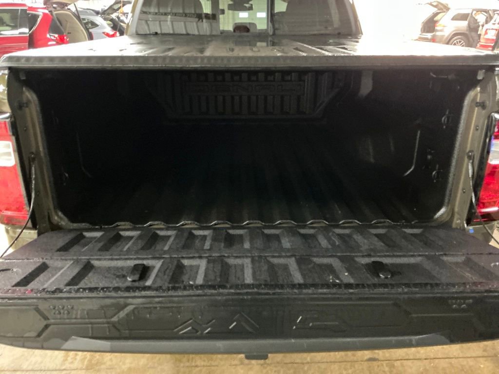 Used 2024 GMC Canyon Denali image 23