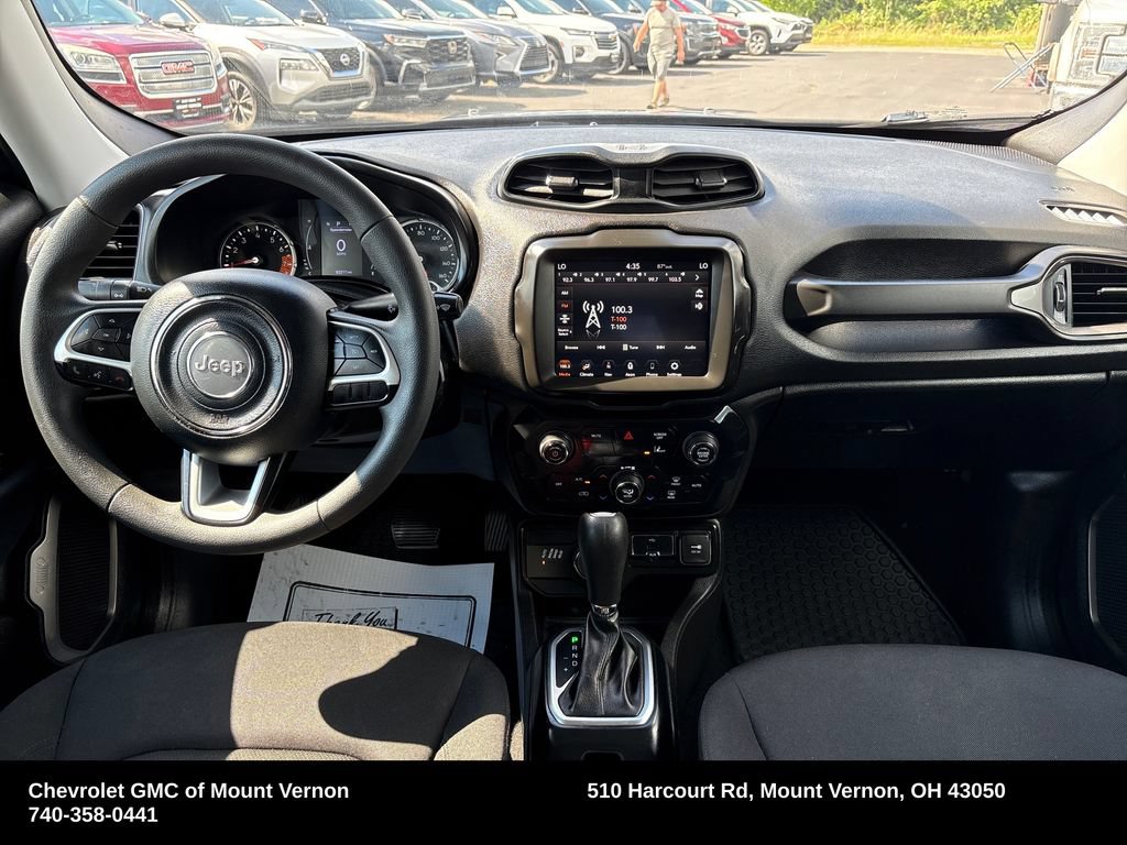 Used 2023 Jeep Renegade Latitude AWD/4WD image 15