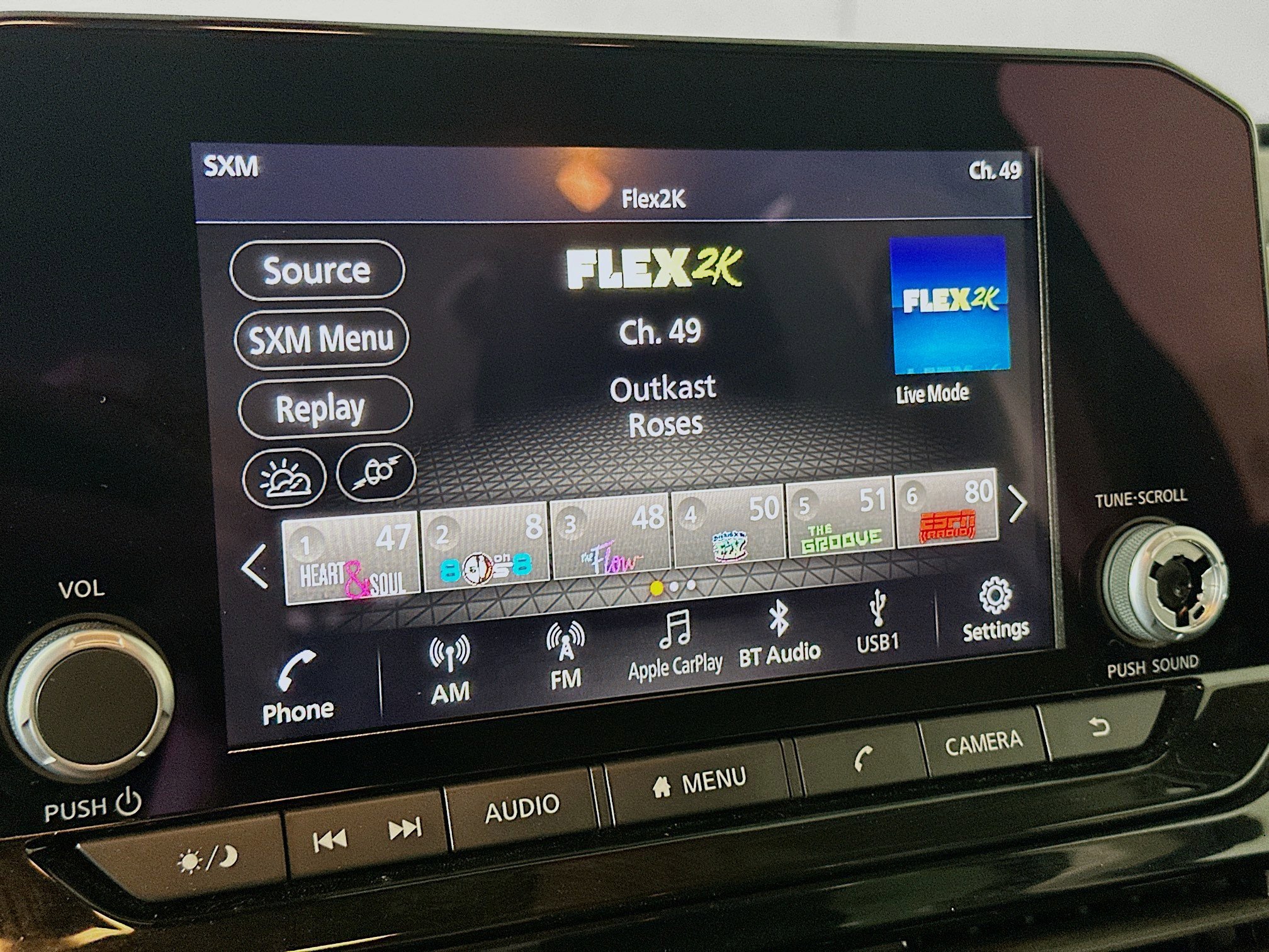 Used 2025 Nissan Pathfinder SV image 21