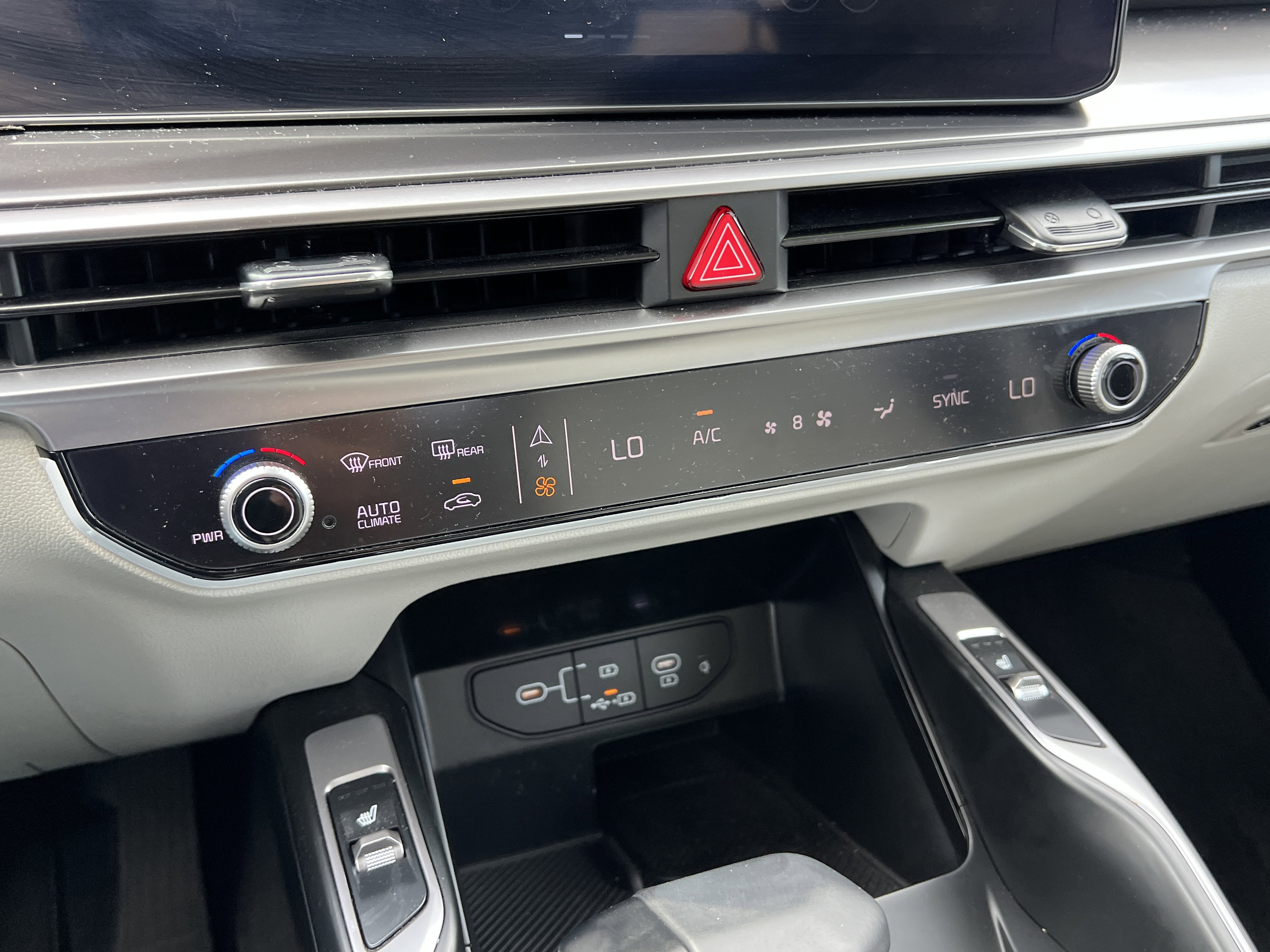 Certified 2025 Kia Sorento S image 31