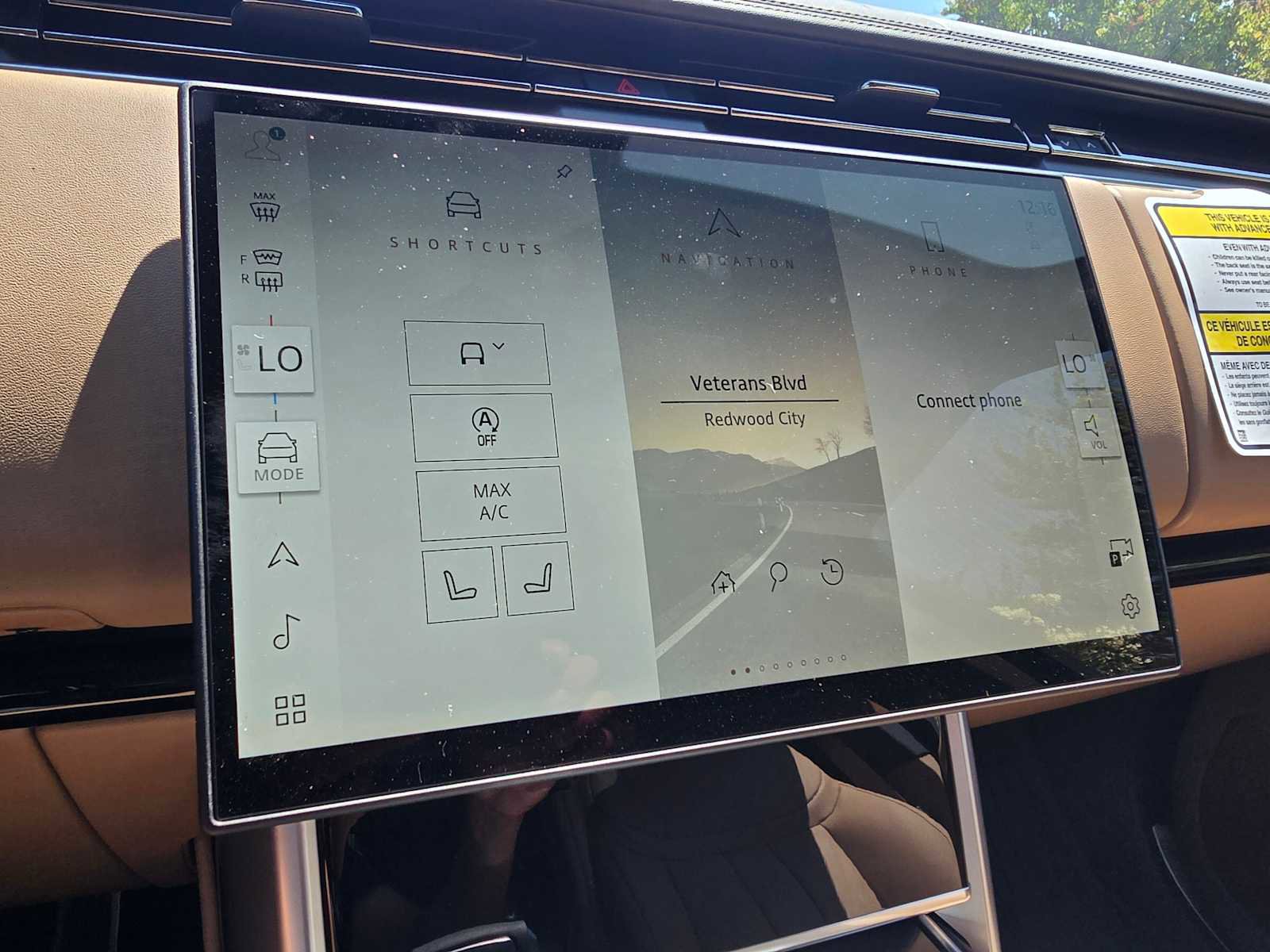 New 2025 Land Rover Range Rover Long Wheelbase SE image 28