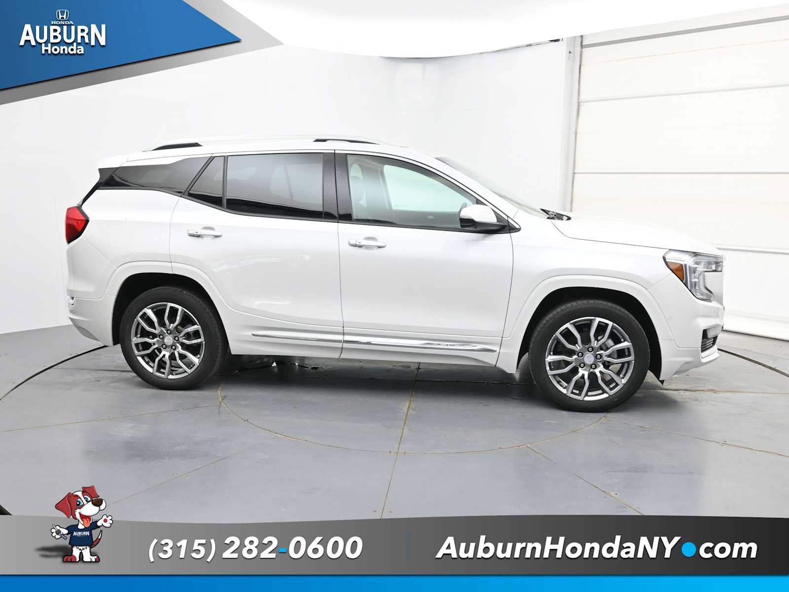 Used 2022 GMC Terrain Denali w/ Denali Premium Package AWD/4WD image 18