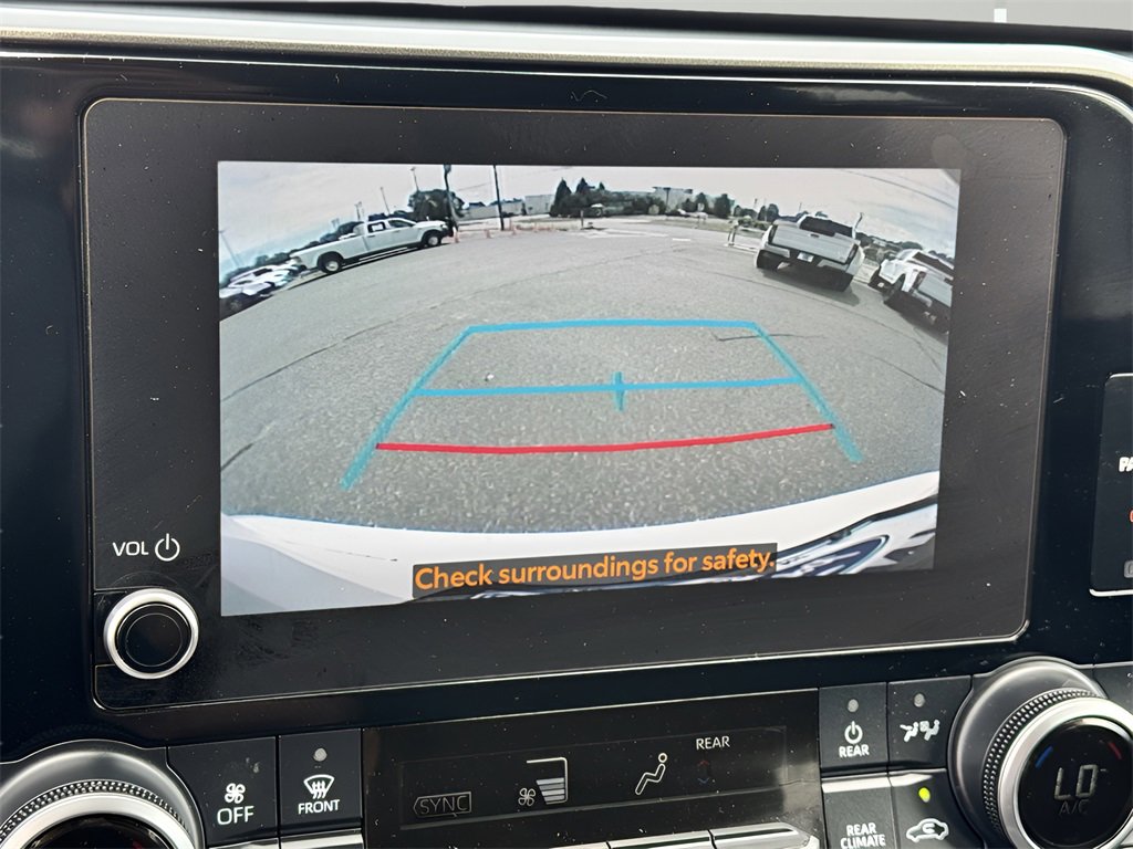 Used 2024 Toyota Highlander LE image 14