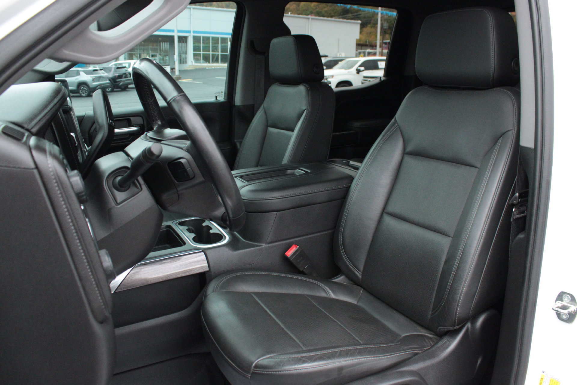 Used 2020 Chevrolet Silverado 1500 LTZ AWD/4WD image 18