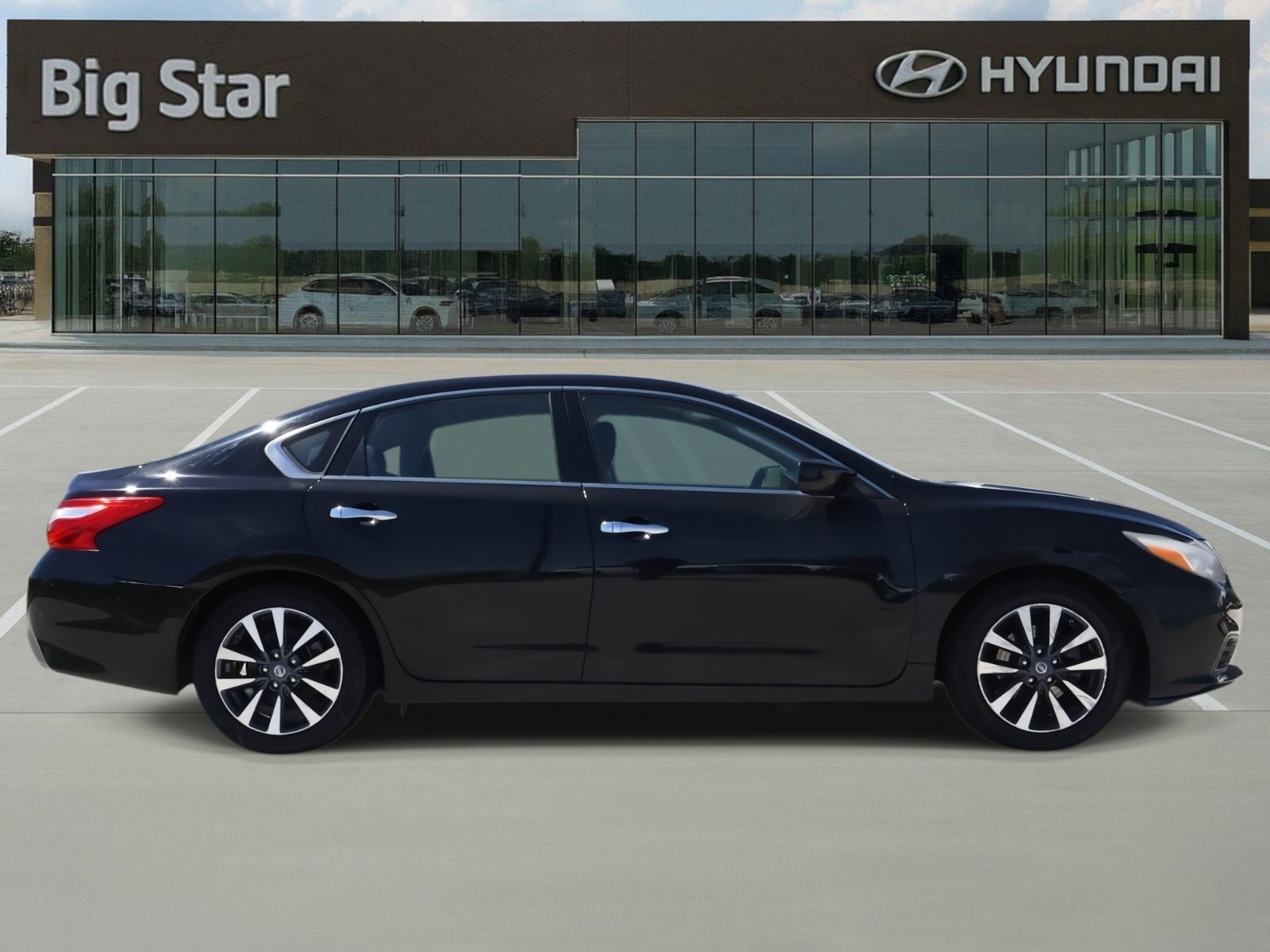 Used 2017 Nissan Altima 2.5 SV image 5