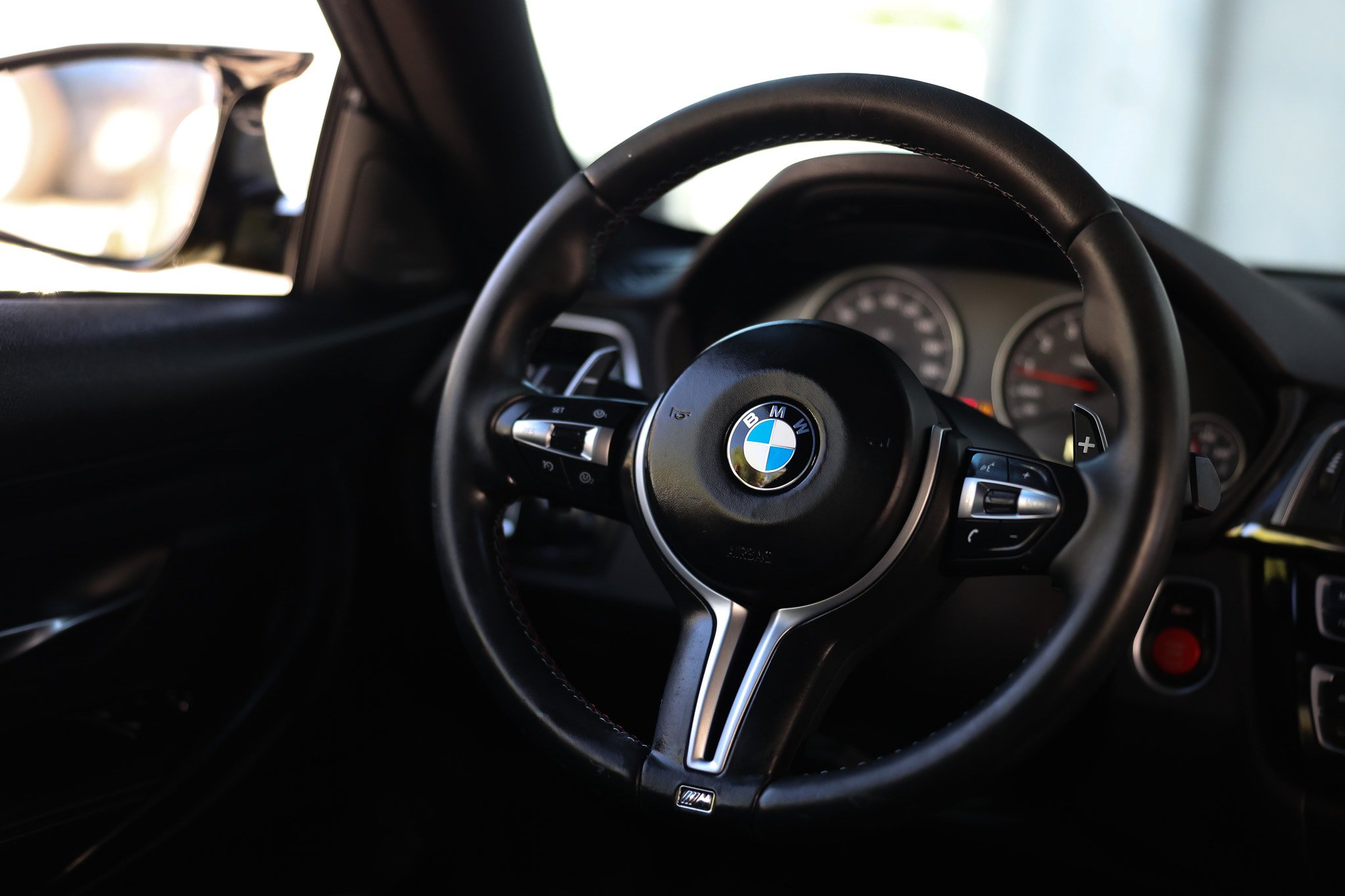 Used 2020 BMW M4 Coupe w/ Competition Package RWD image 31