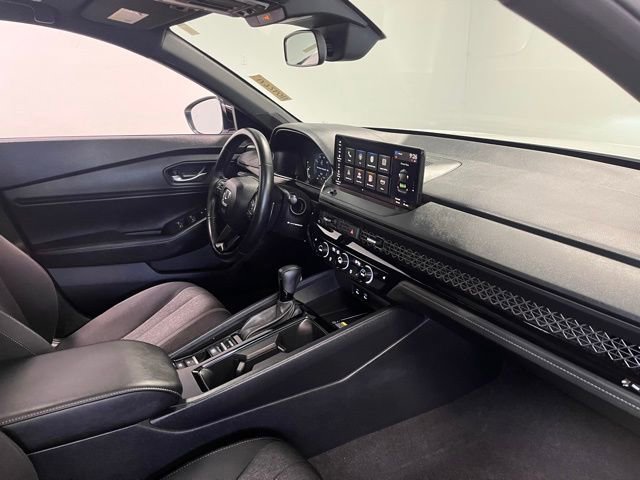 Used 2025 Honda Accord Sport image 11
