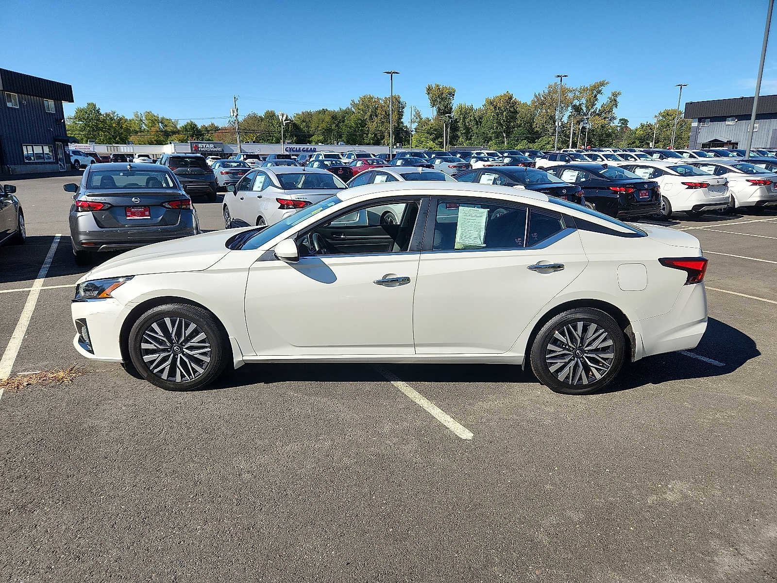 Used 2023 Nissan Altima 2.5 SV image 7