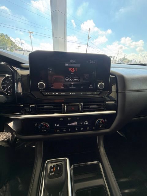 Used 2025 Nissan Pathfinder SV FWD image 17