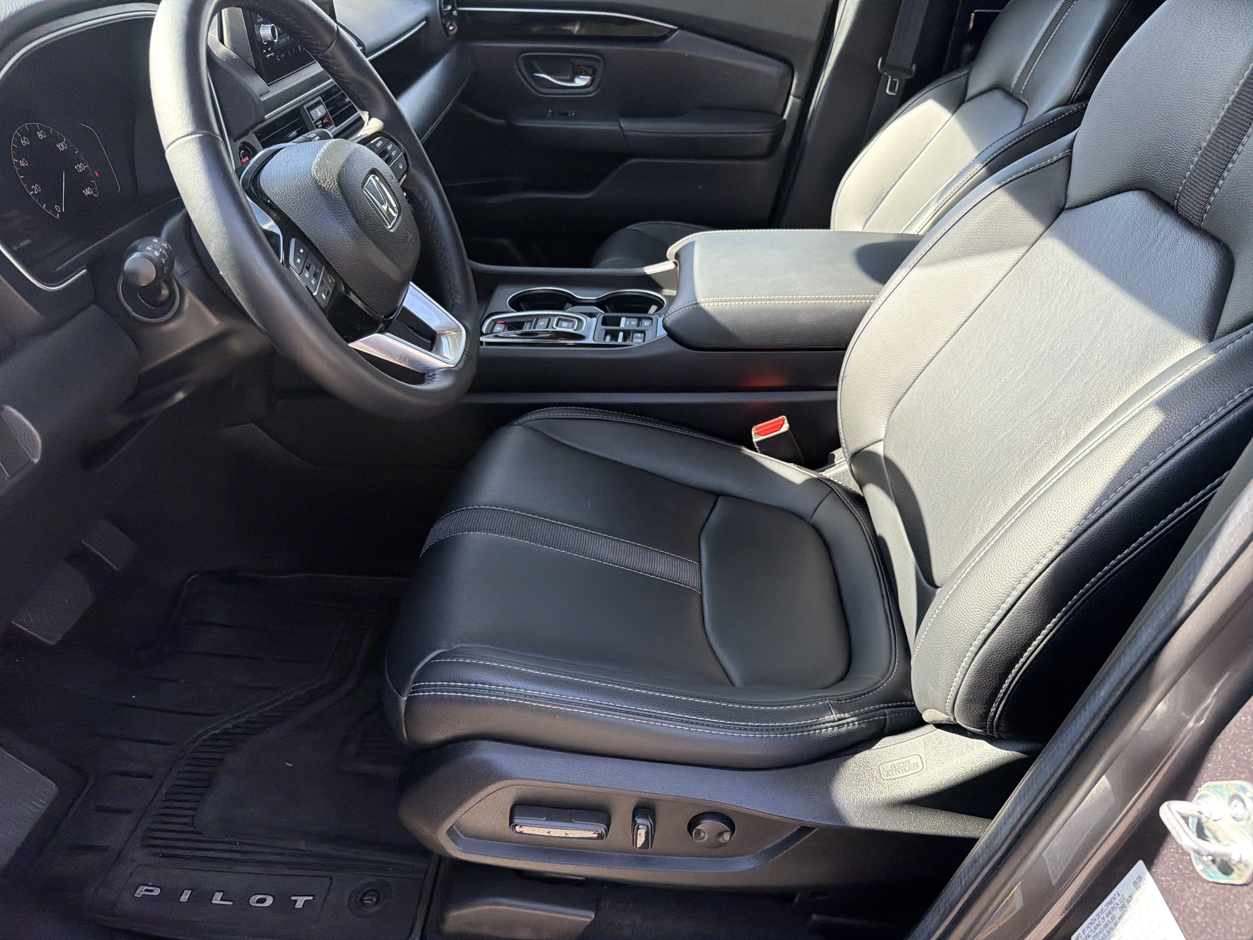 Used 2025 Honda Pilot EX-L image 19