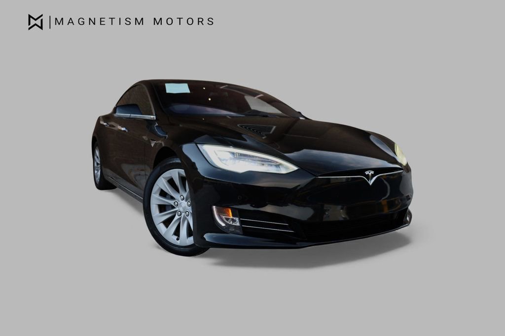 Used 2020 Tesla Model S Long Range Plus image 4