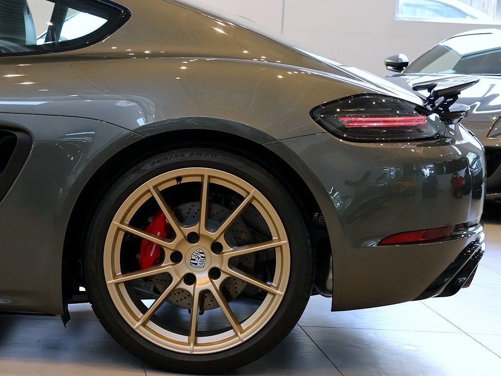 Used 2025 Porsche 718 Cayman GTS RWD image 37