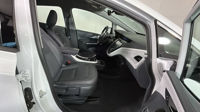 Used 2020 Chevrolet Bolt Premier w/ Infotainment Package FWD image 29