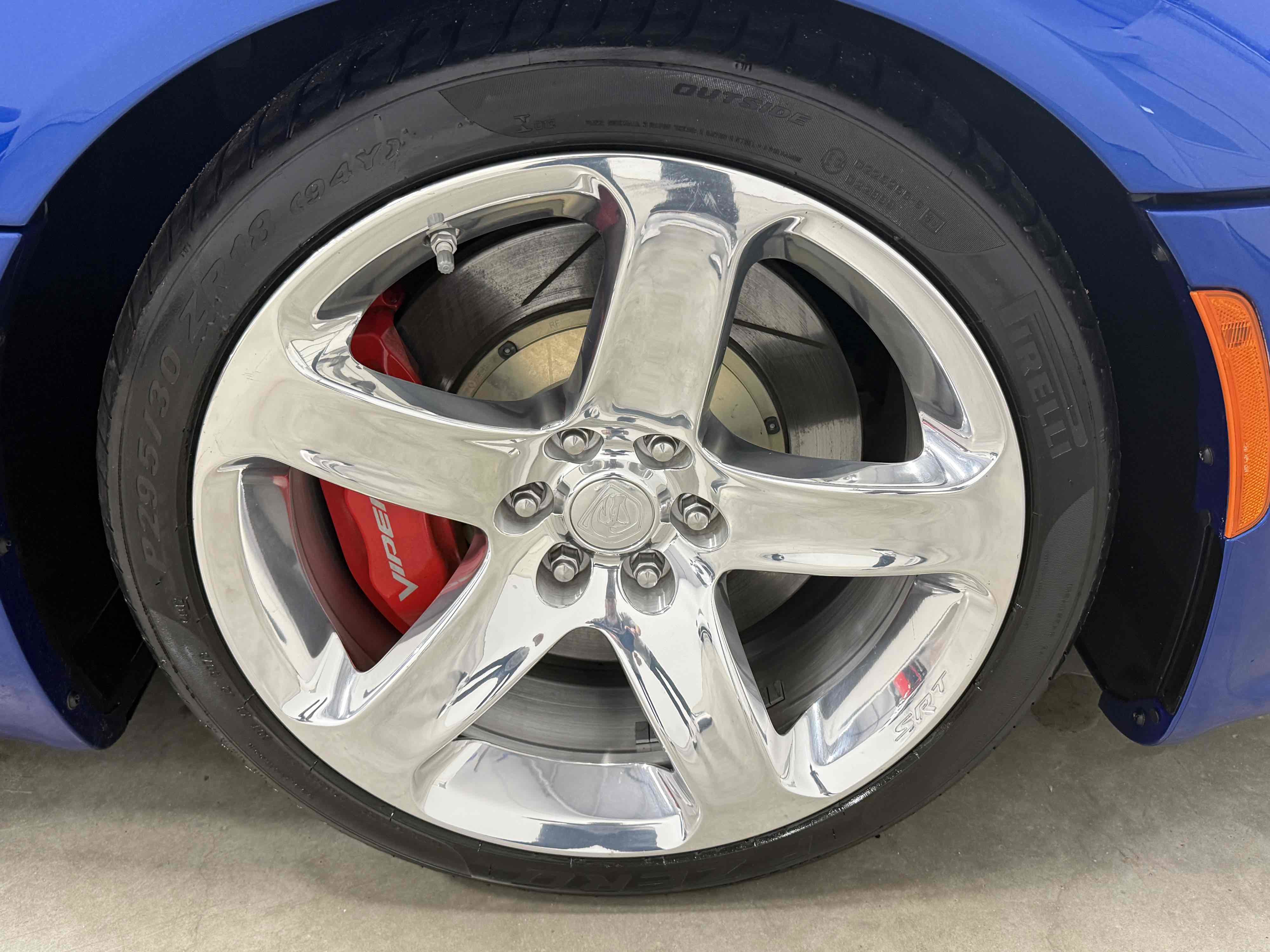 Used 2013 SRT Viper GTS w/ GTS Laguna Interior Pkg image 17