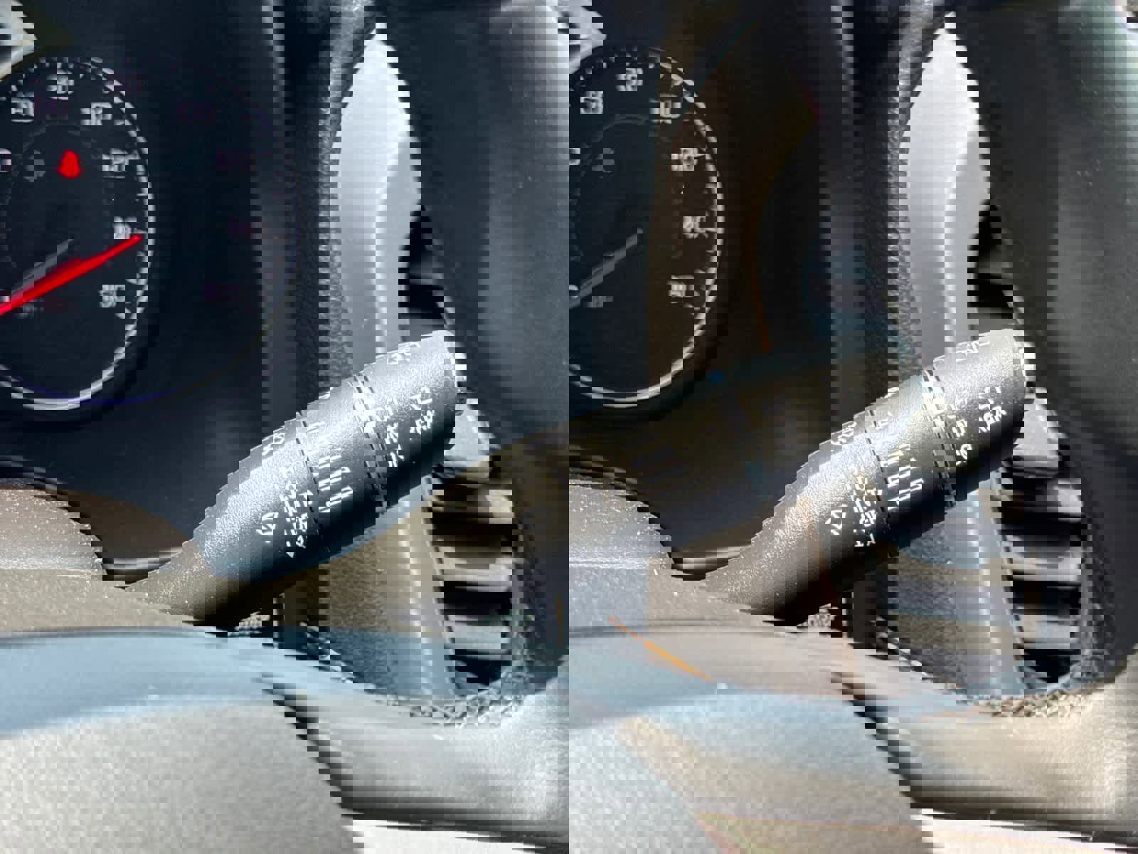 Used 2023 GMC Acadia AT4 image 19