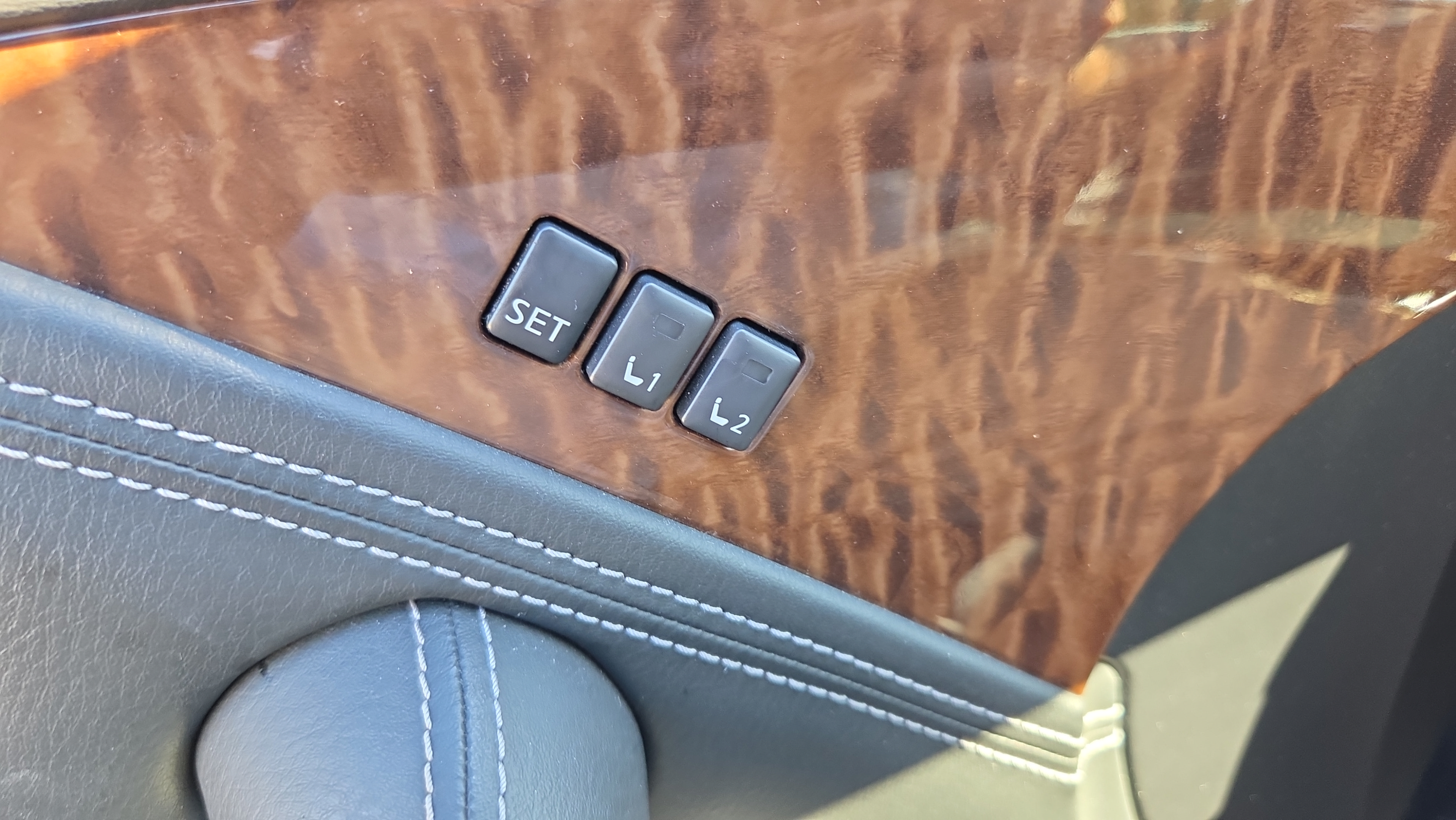 Used 2020 Nissan Armada SL RWD image 34