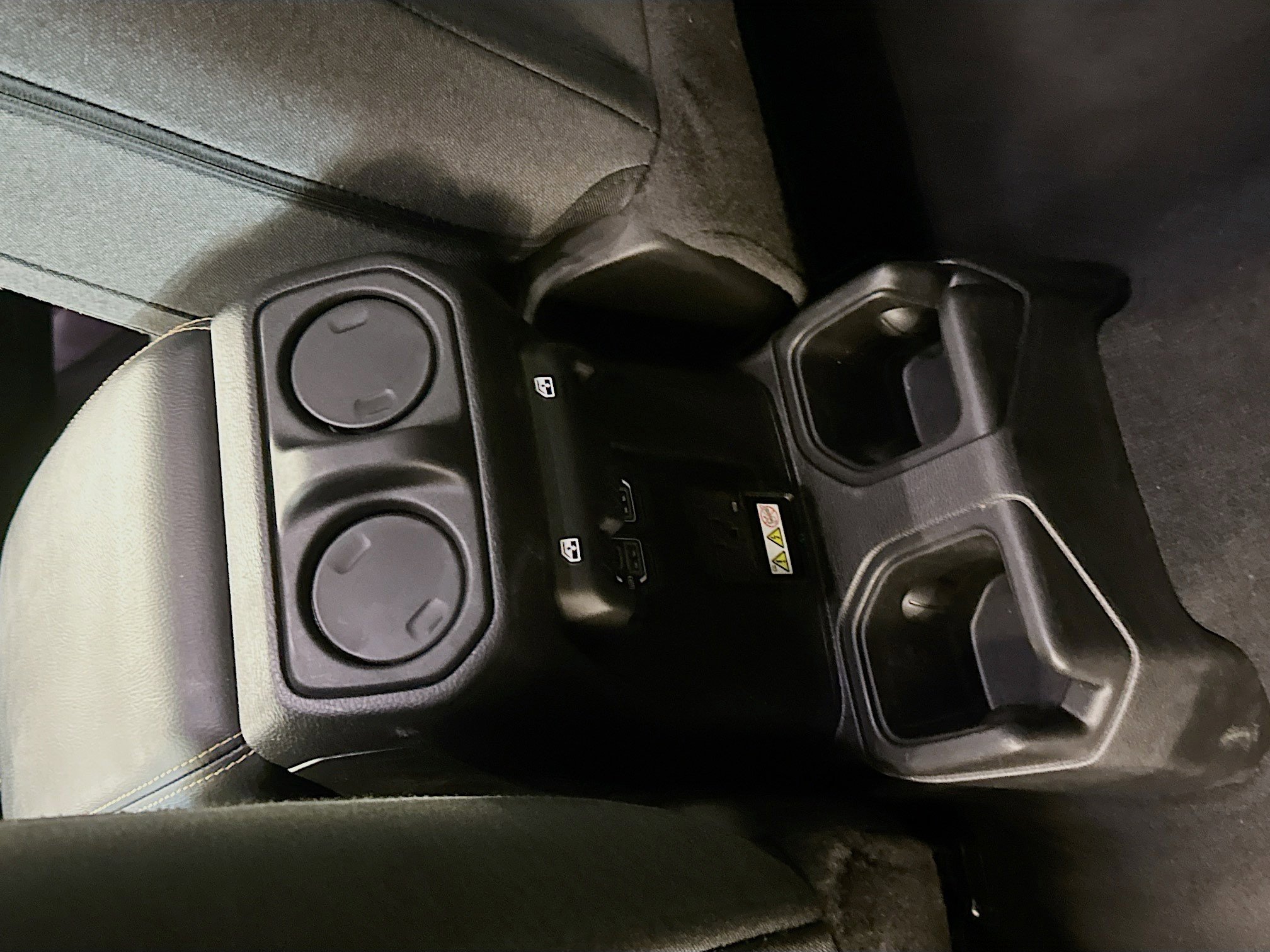 Used 2025 Jeep Wrangler Sahara image 27