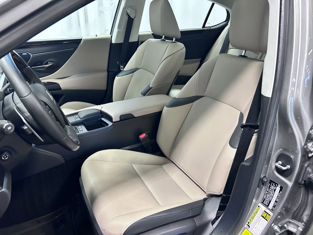 Used 2021 Lexus ES 300h w/ Premium Package image 7