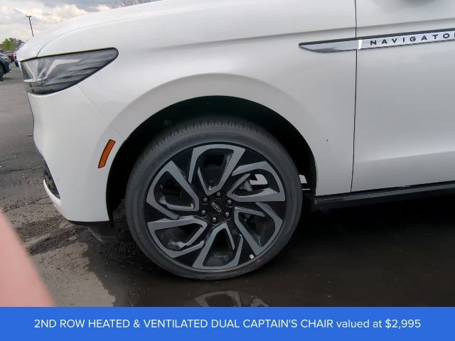New 2026 Lincoln Navigator L Reserve AWD/4WD image 2