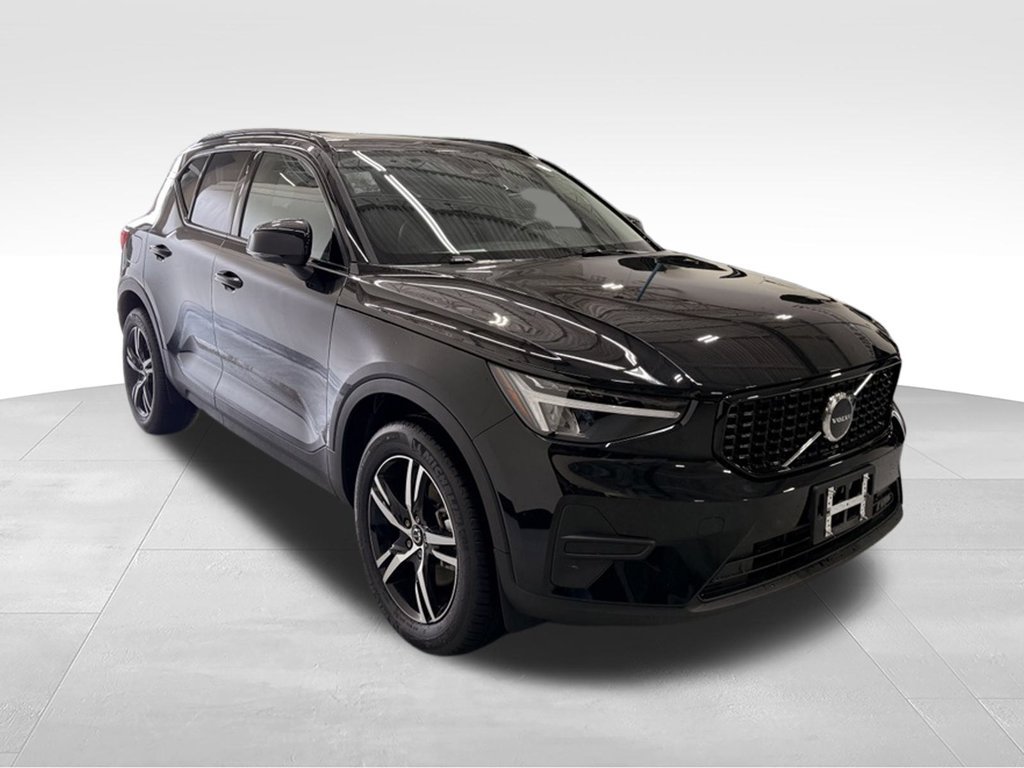 Used 2026 Volvo XC40 B5 Core AWD/4WD image 7