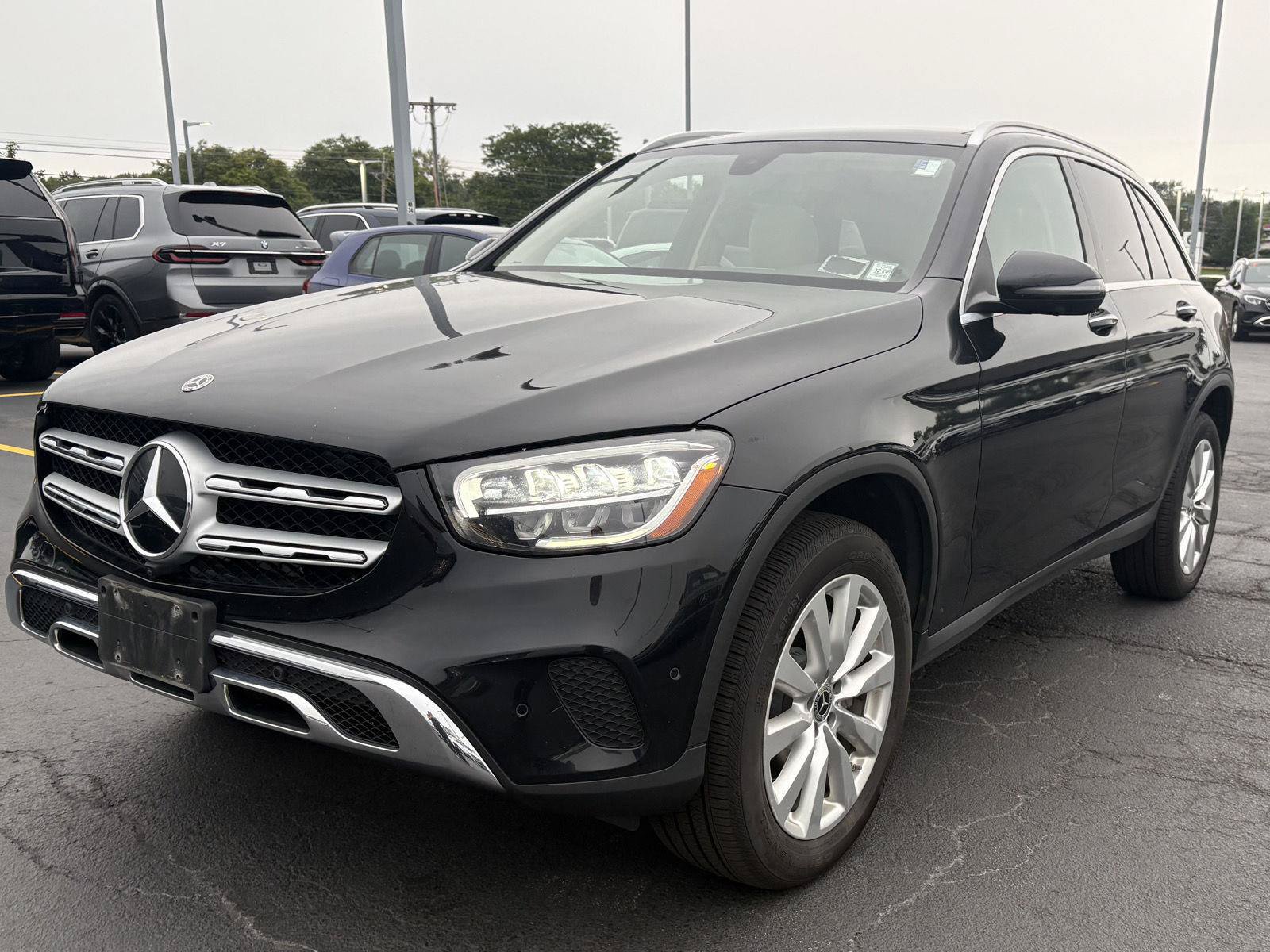 Used 2021 Mercedes-Benz GLC 300 4MATIC image 3
