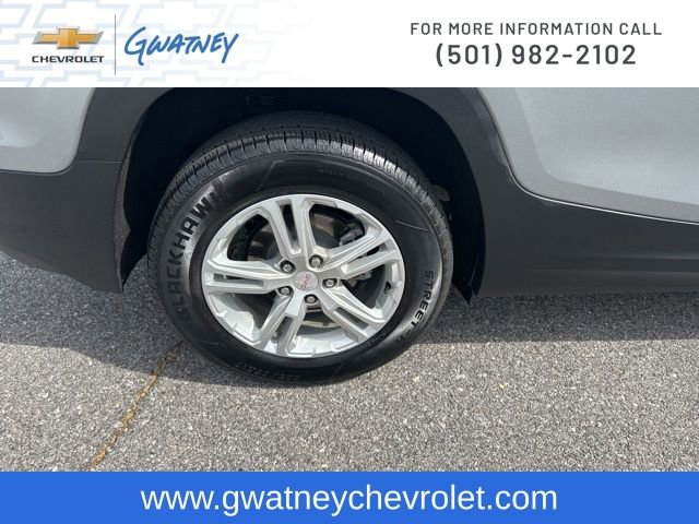 Used 2023 GMC Terrain SLE w/ Driver Convenience Package image 11