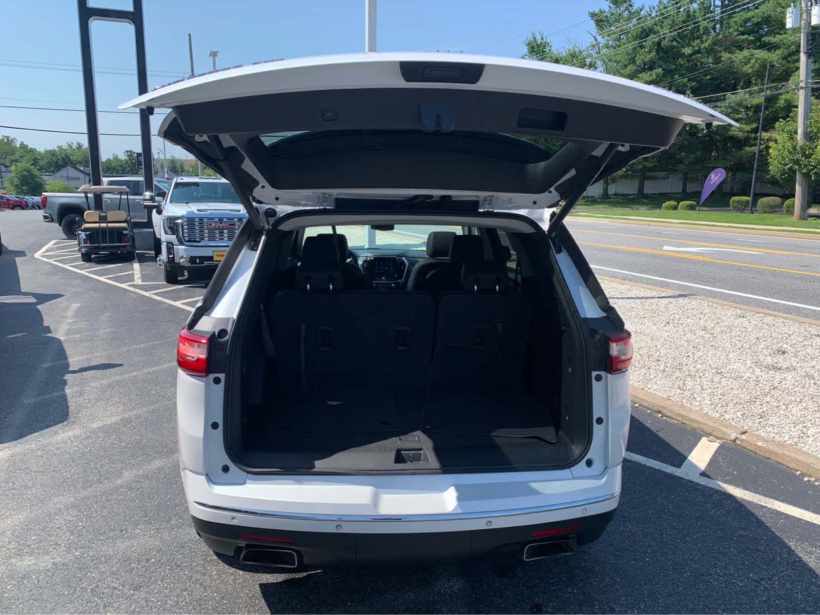 Used 2020 Chevrolet Traverse Premier AWD/4WD image 5