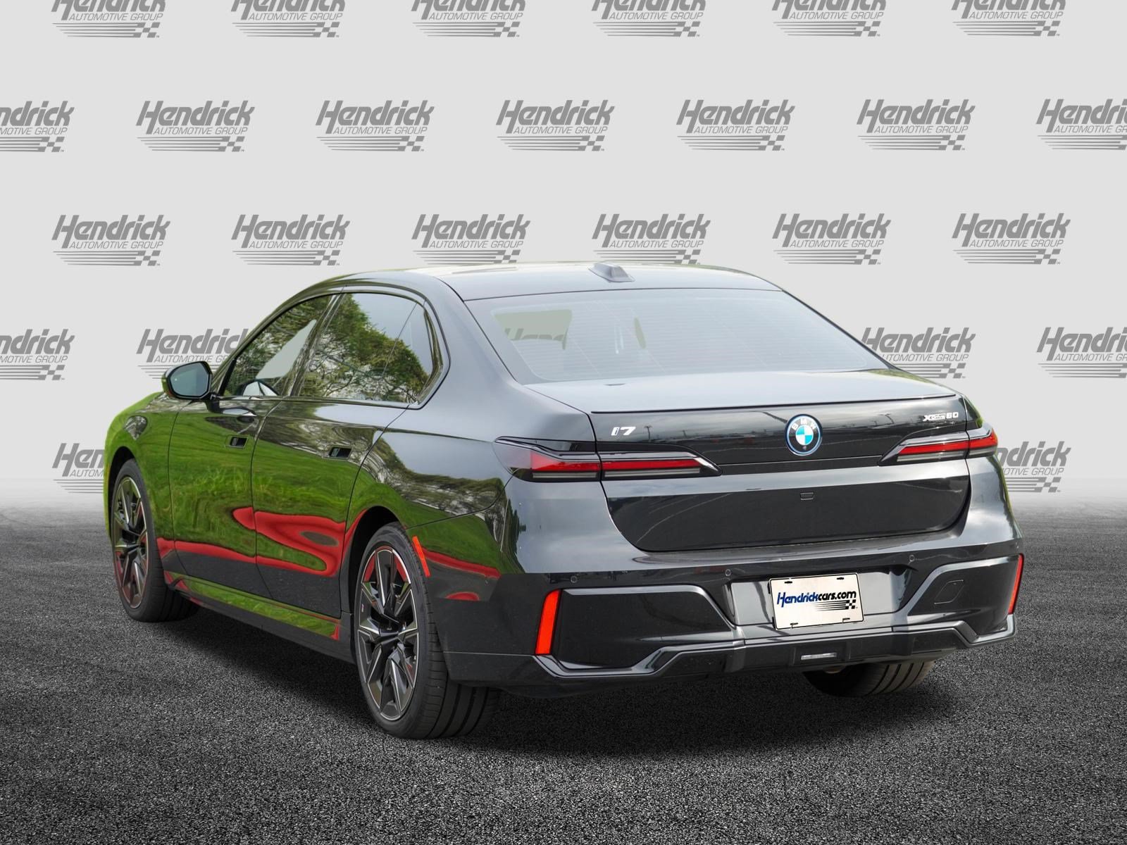 Used 2024 BMW i7 xDrive60 w/ Executive Package AWD/4WD image 6