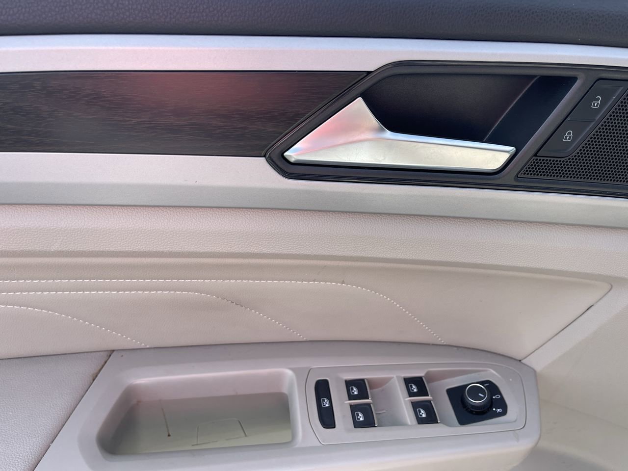 Used 2023 Volkswagen Atlas SE image 22