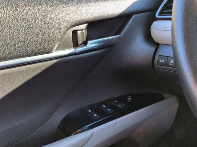 Certified 2020 Toyota Camry LE image 27