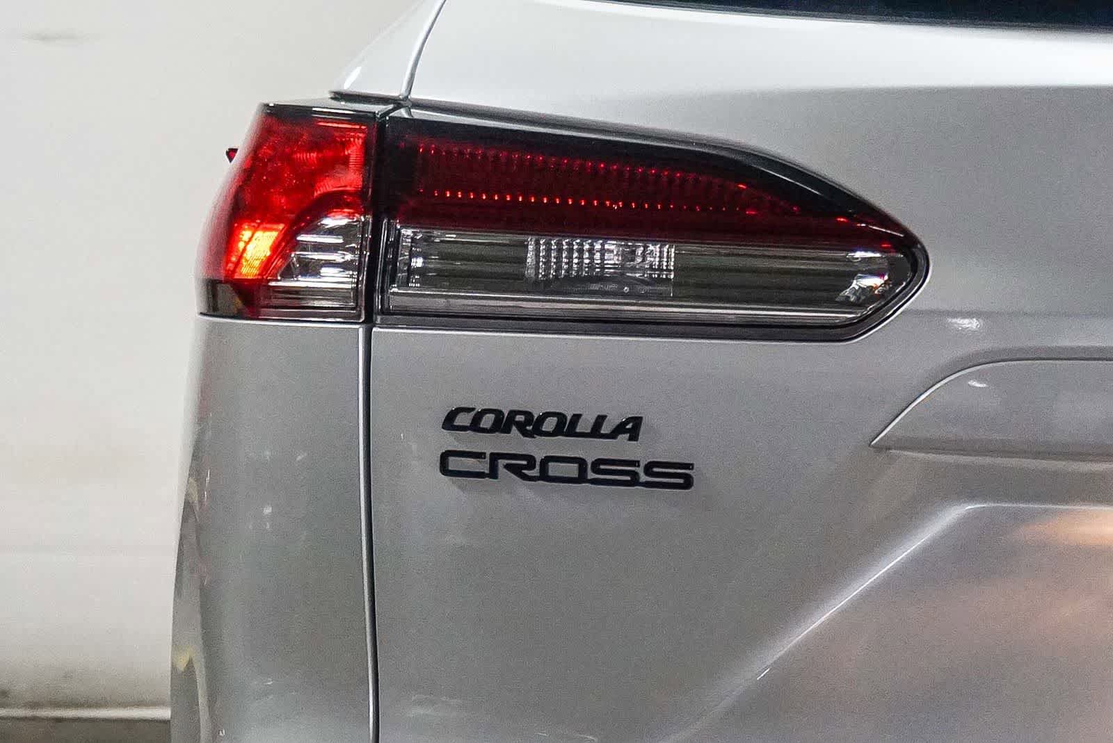 Certified 2022 Toyota Corolla Cross LE w/ Moonroof Package FWD image 12