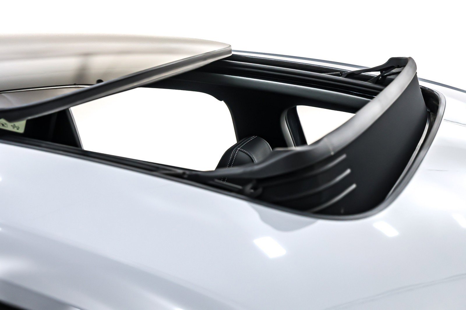 Used 2023 Audi Q4 e-tron Premium w/ Convenience Package image 23