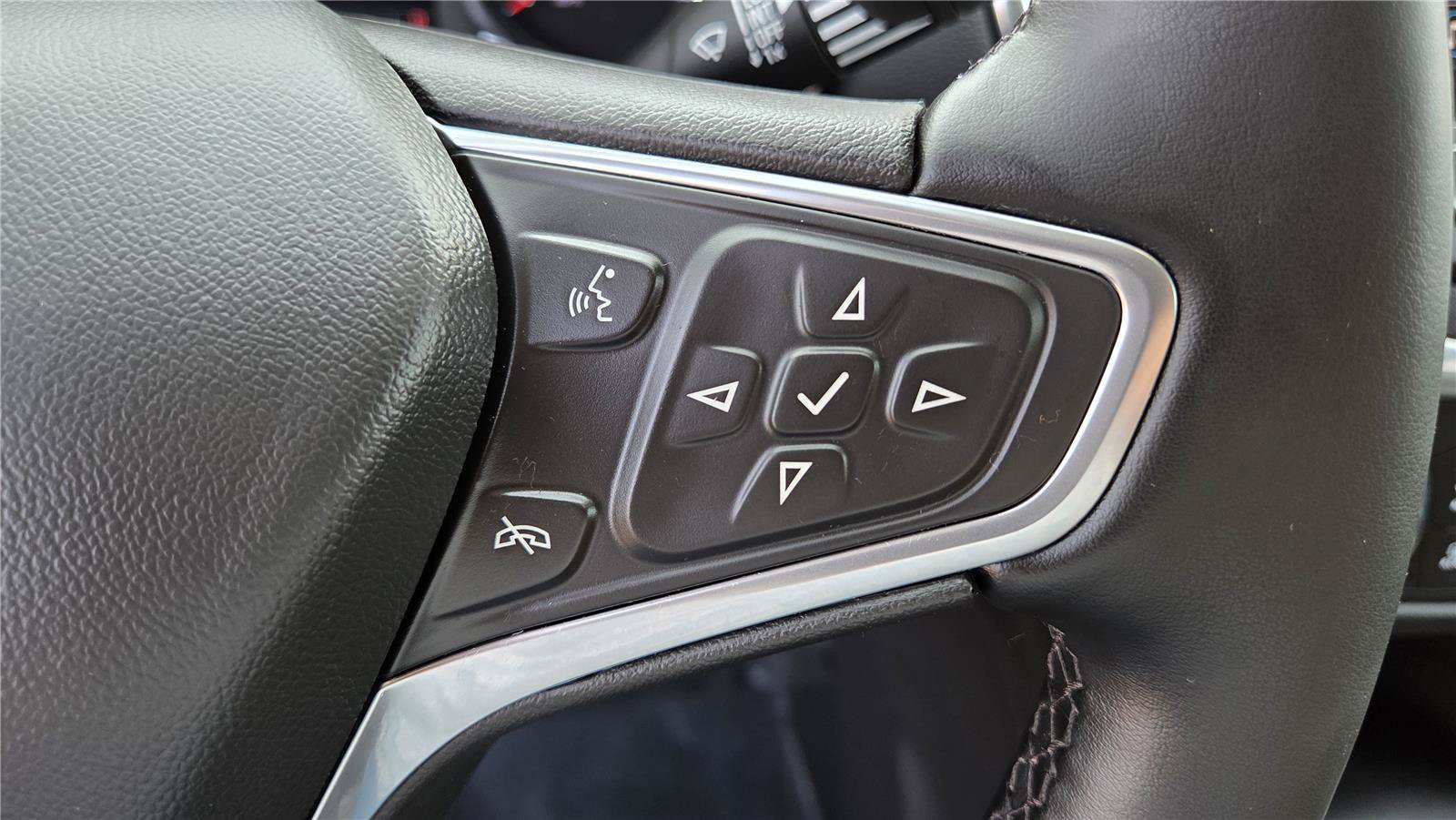 Used 2023 Chevrolet Equinox LT FWD image 21