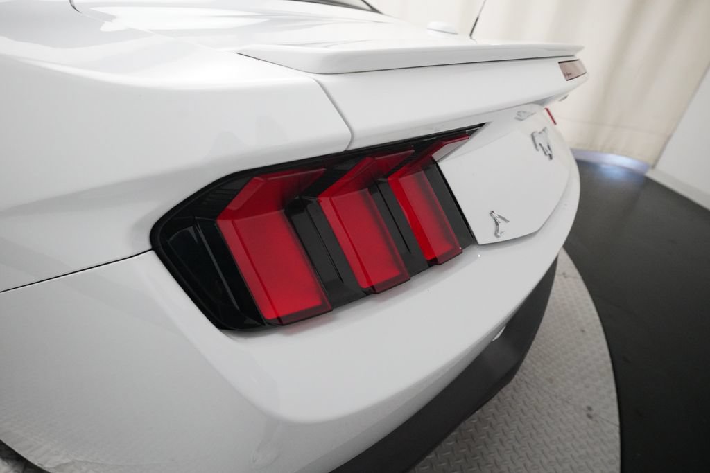 Used 2025 Ford Mustang Premium RWD image 31