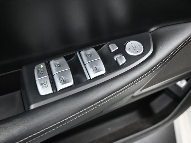 Used 2022 BMW 740i w/ Premium Package image 13