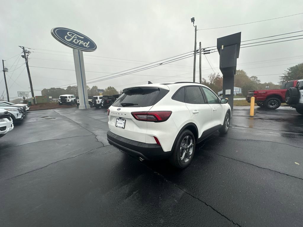 New 2026 Ford Escape ST-Line w/ Tech Pack #1 FWD image 5