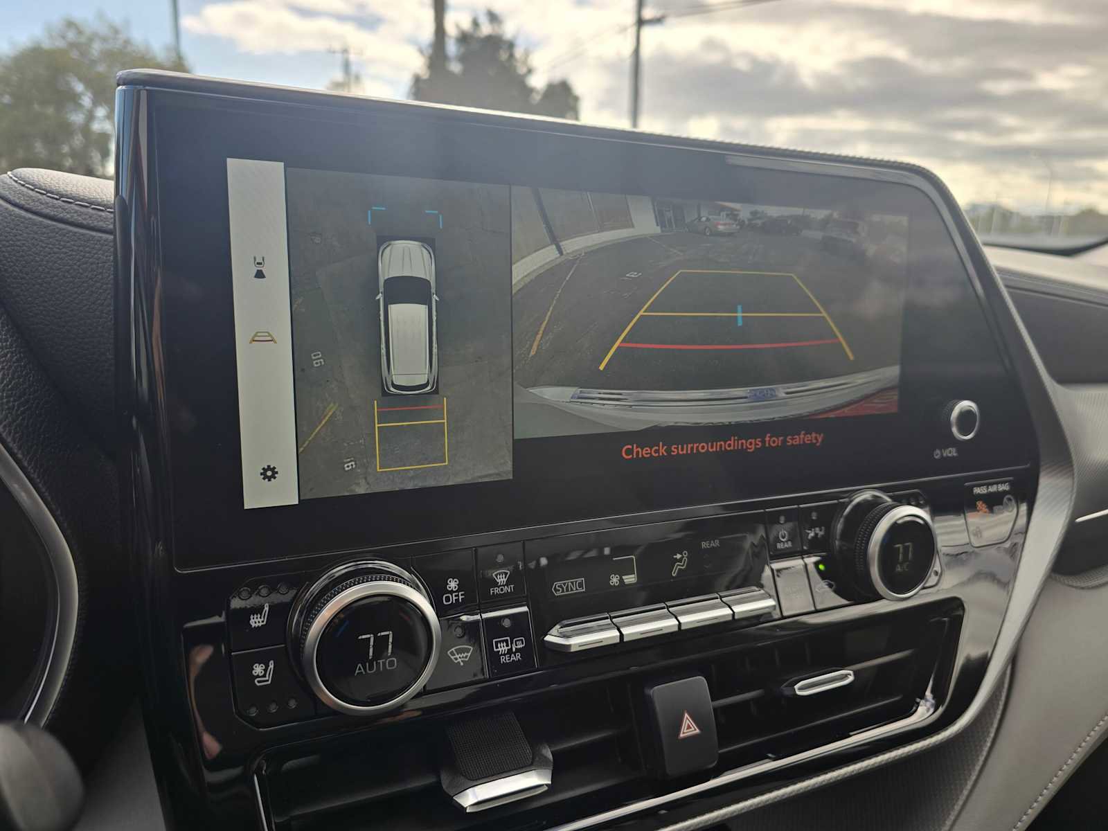 Used 2023 Toyota Highlander Platinum image 32