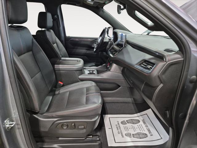 Used 2022 Chevrolet Suburban RST w/ Luxury Package image 17