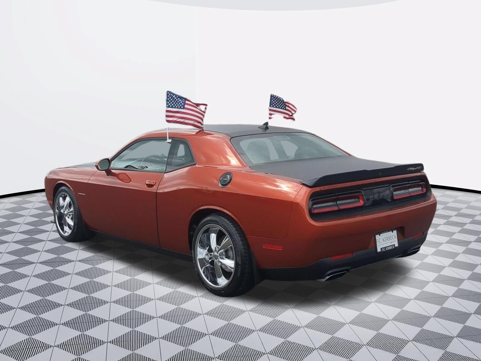 Used 2020 Dodge Challenger R/T RWD image 5