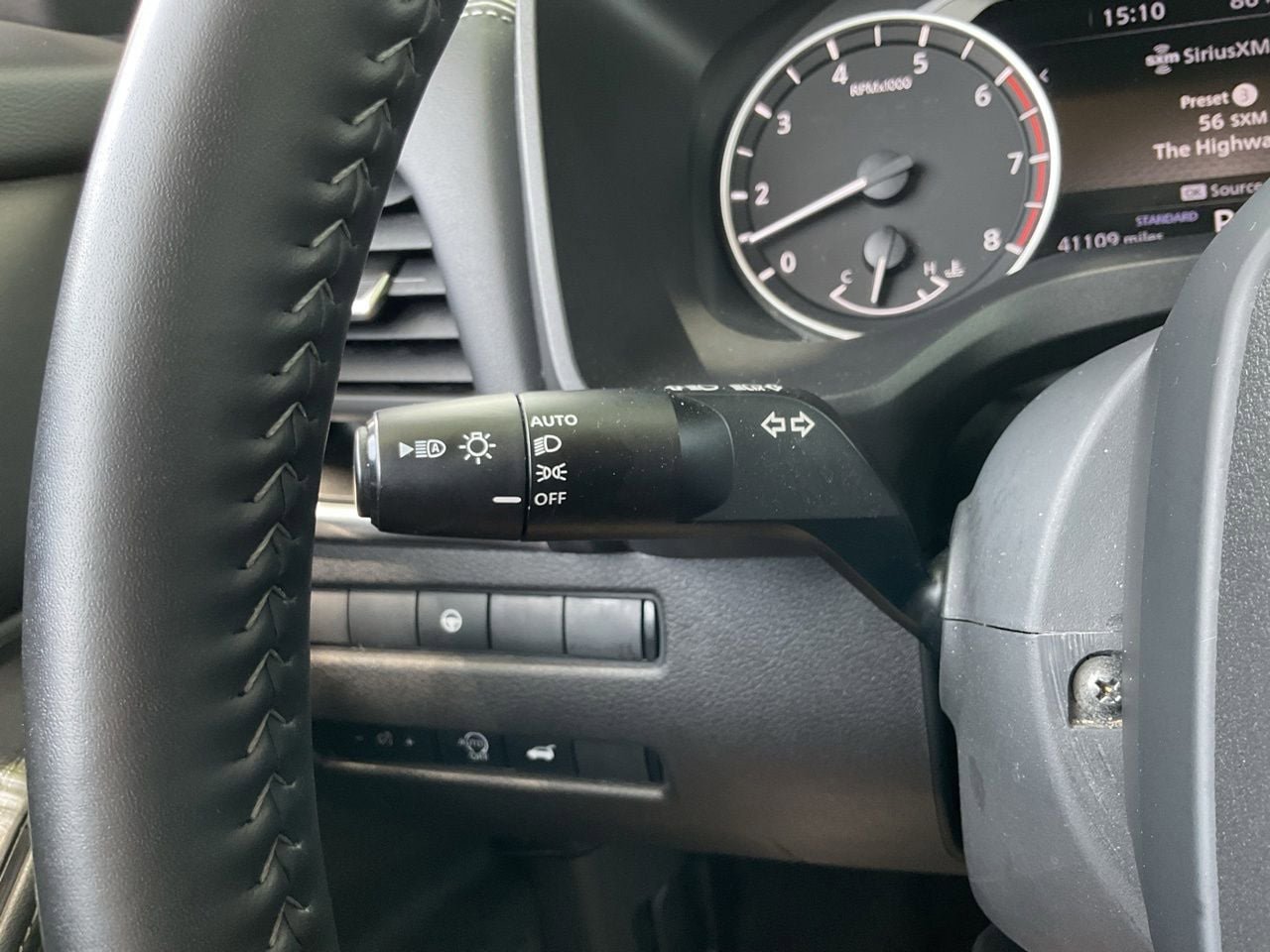 Used 2025 Nissan Rogue SV FWD image 31
