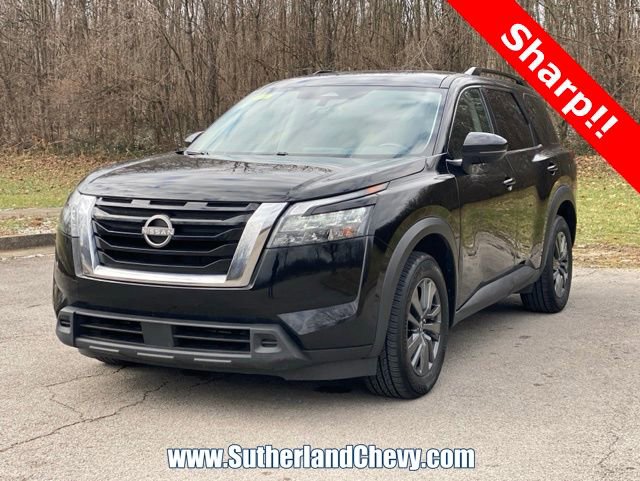 Used 2024 Nissan Pathfinder SV image 3