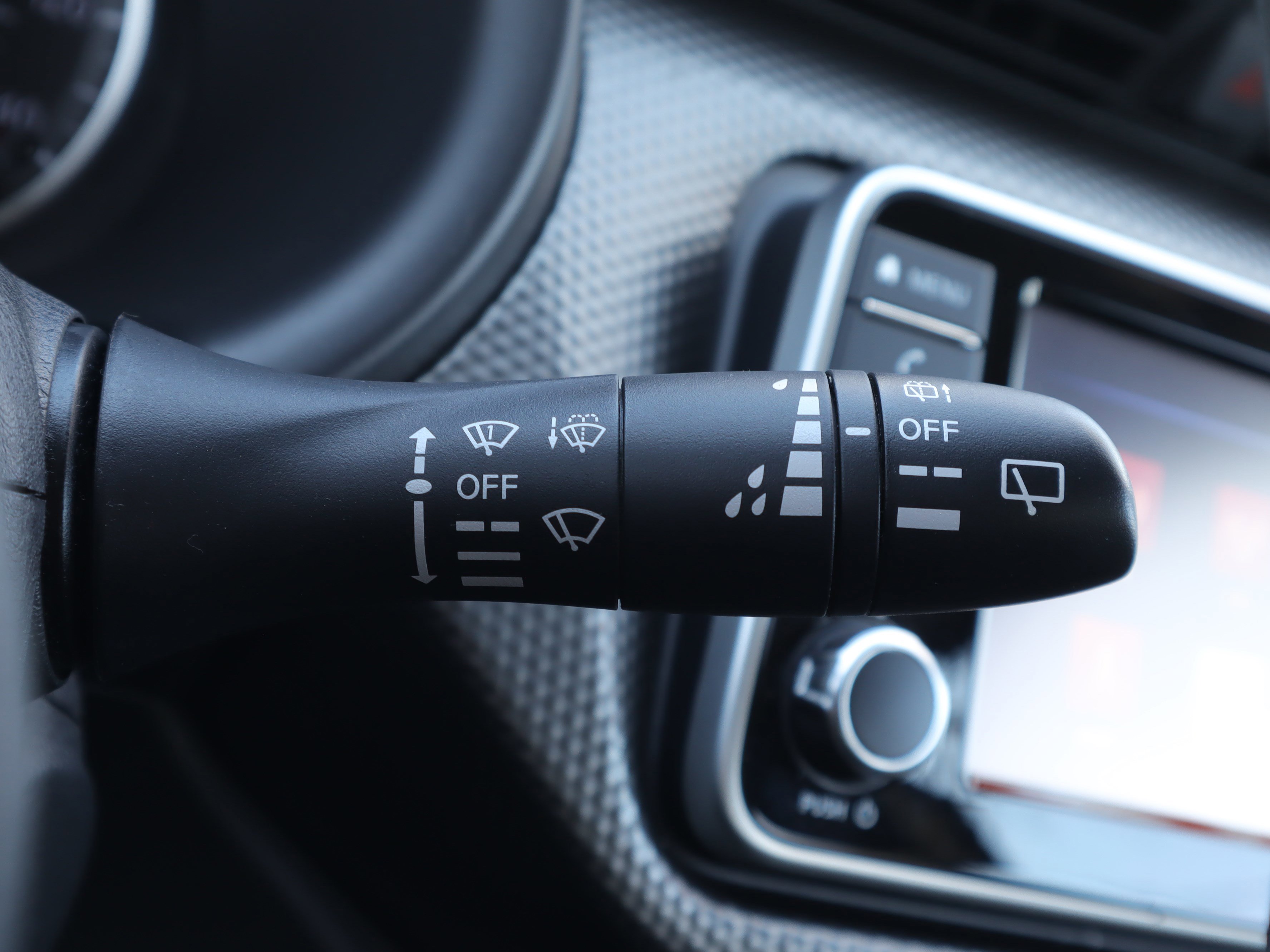 Used 2020 Nissan Kicks S image 18